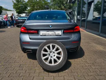 BMW 530e Luxury Line- AHK - eGlas-SD - CAM - 8 x ALU
