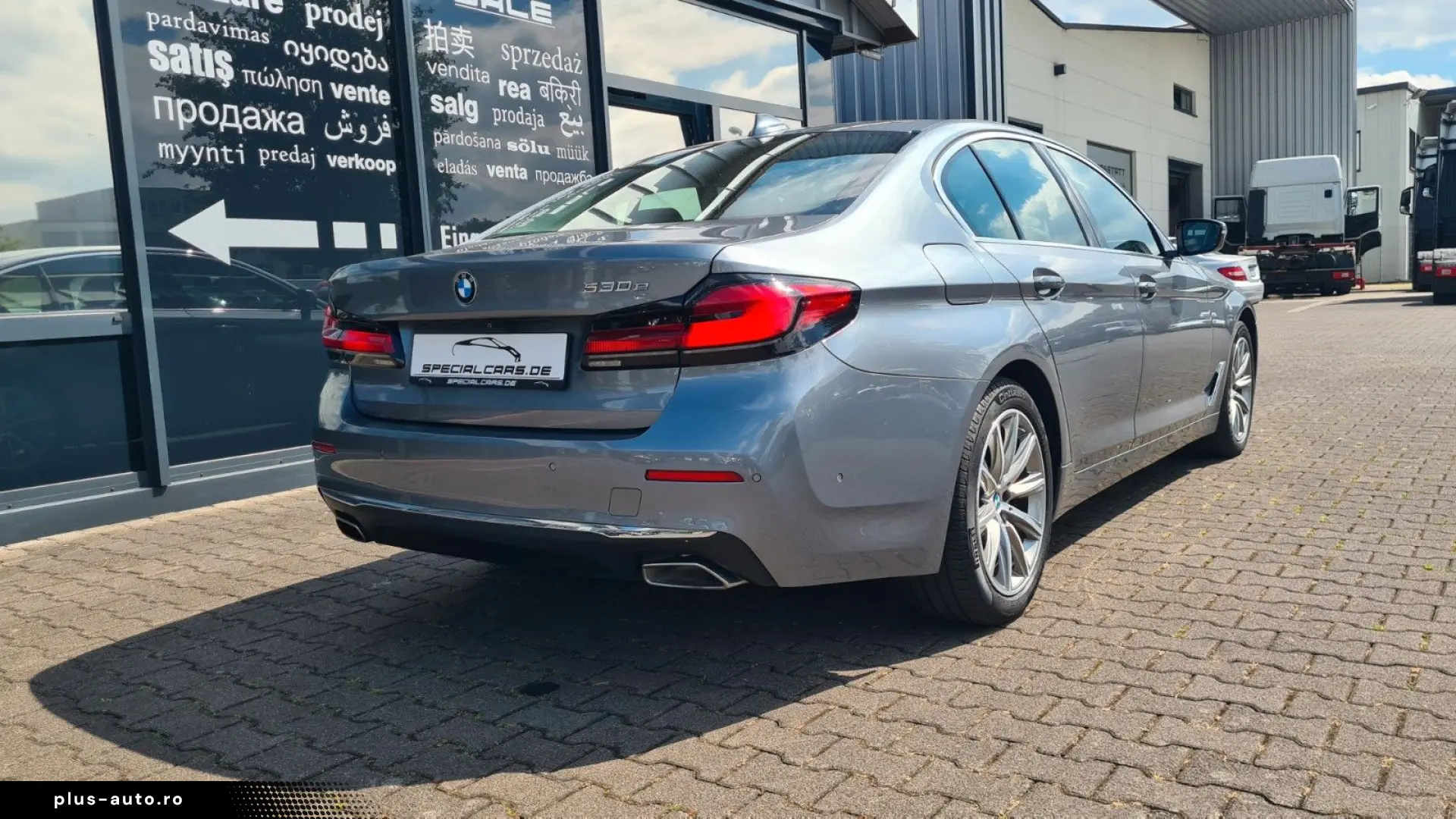 BMW 530e Luxury Line- AHK - eGlas-SD - CAM - 8 x ALU
