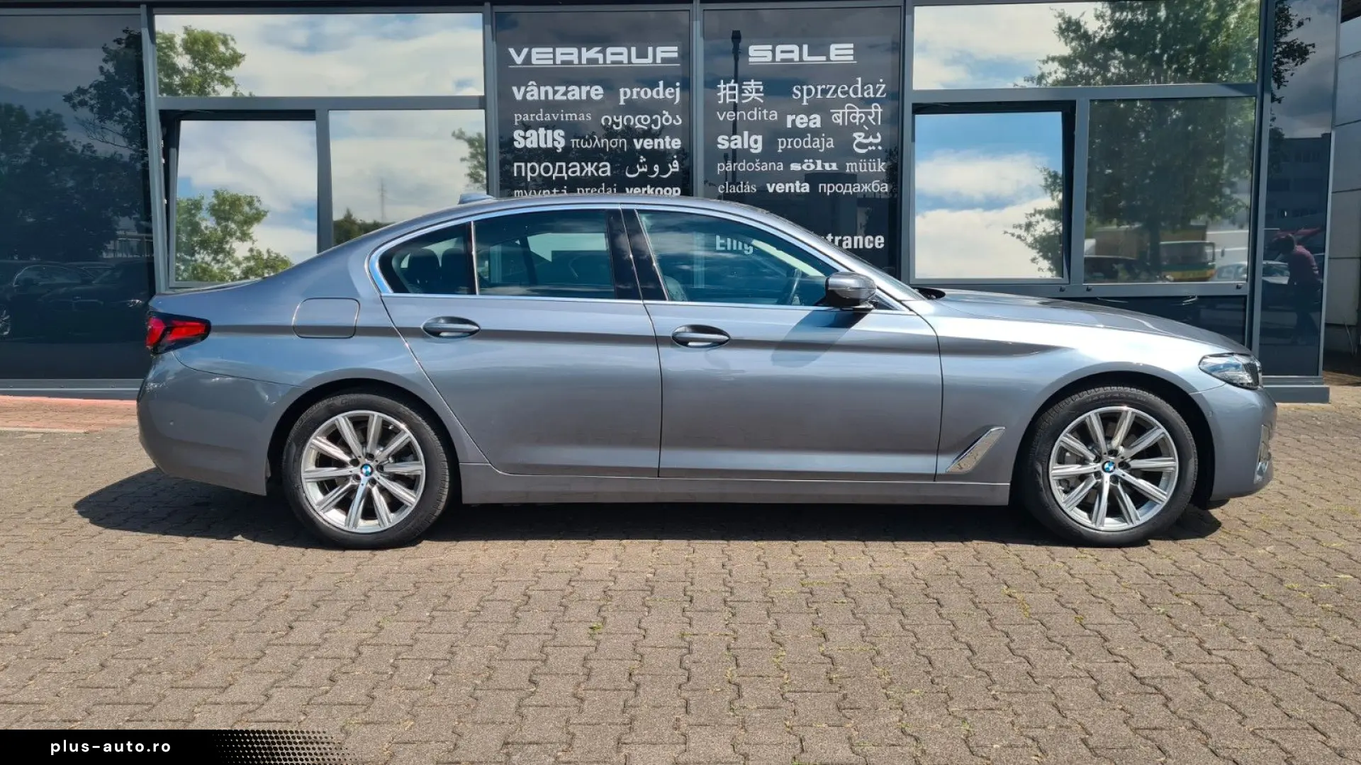 BMW 530e Luxury Line- AHK - eGlas-SD - CAM - 8 x ALU