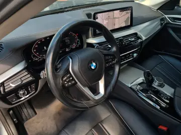 BMW 530e Luxury Line- AHK - eGlas-SD - CAM - 8 x ALU