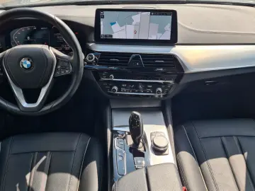 BMW 530e Luxury Line- AHK - eGlas-SD - CAM - 8 x ALU