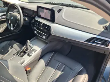 BMW 530e Luxury Line- AHK - eGlas-SD - CAM - 8 x ALU