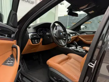 BMW 530 e xDrive Sport Line VOLLEDER SOFT-CLOSE LED