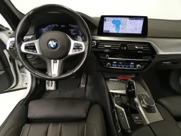 BMW 530 e xDrive M Sportpaket iPerformance HUD HiFi