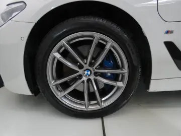 BMW 530 e xDrive M Sportpaket iPerformance HUD HiFi