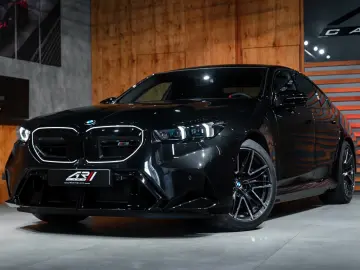 BMW M5 Limousine  360