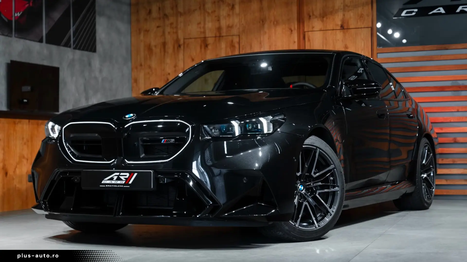 BMW M5 Limousine  360