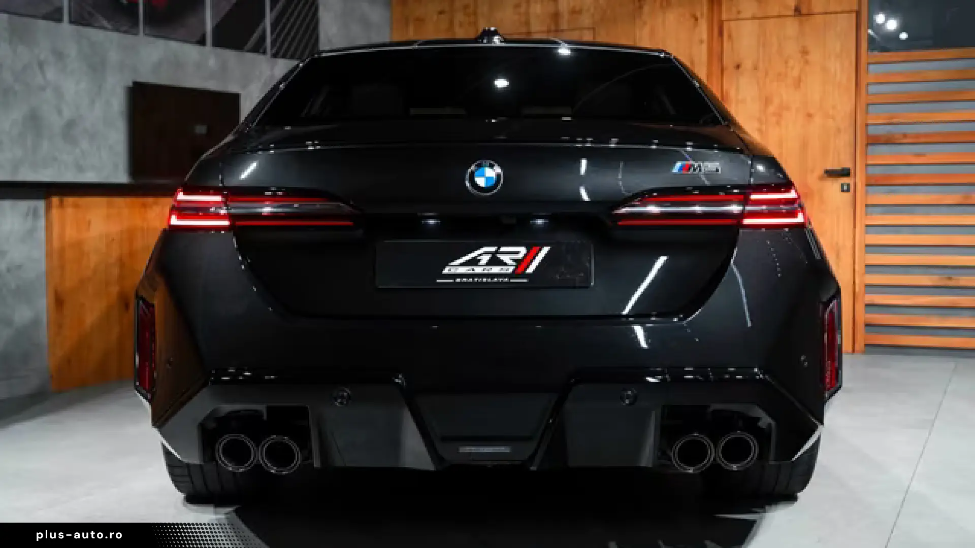 BMW M5 Limousine  360