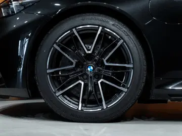 BMW M5 Limousine  360