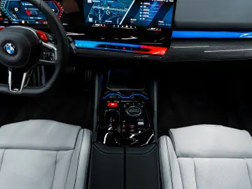 BMW M5 Limousine  360