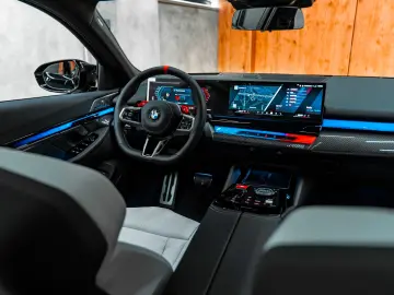 BMW M5 Limousine  360