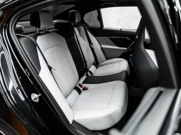 BMW M5 Limousine  360