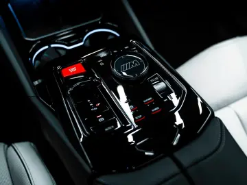 BMW M5 Limousine  360