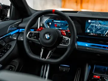 BMW M5 Limousine  360