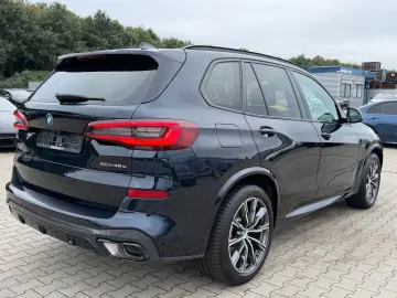 BMW X5 xDrive 45e MSport   Skylounge   Soft close