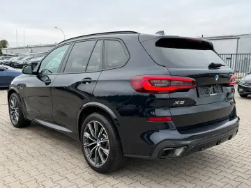 BMW X5 xDrive 45e MSport   Skylounge   Soft close