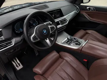 BMW X5 xDrive 45e MSport   Skylounge   Soft close