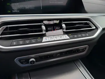BMW X5 xDrive 45e MSport   Skylounge   Soft close