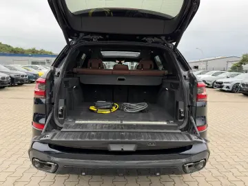 BMW X5 xDrive 45e MSport   Skylounge   Soft close