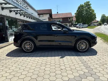 PORSCHE Cayenne S Platinum Edition LUFT ACC PANO BOSE