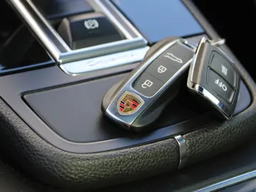 PORSCHE Cayenne  Abstandstempomat  Navi