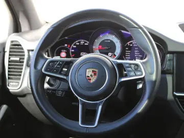 PORSCHE Cayenne  Abstandstempomat  Navi