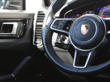 PORSCHE Cayenne  Abstandstempomat  Navi