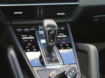 PORSCHE Cayenne  Abstandstempomat  Navi