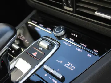 PORSCHE Cayenne  Abstandstempomat  Navi