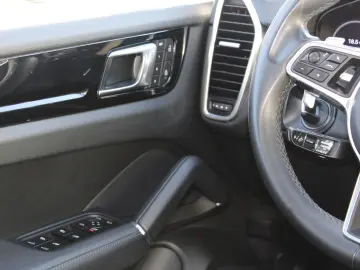 PORSCHE Cayenne  Abstandstempomat  Navi