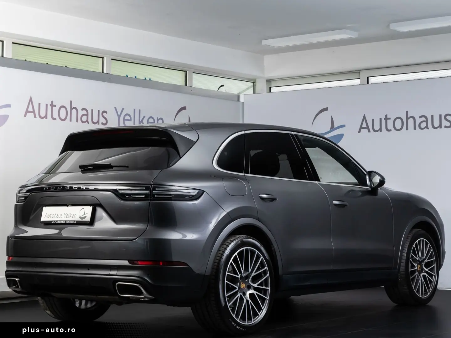 PORSCHE Cayenne  ACC PANO LUFT SPUR 360-CAM 21