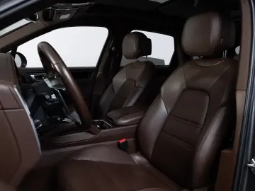 PORSCHE Cayenne  ACC PANO LUFT SPUR 360-CAM 21