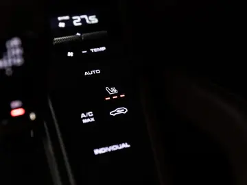 PORSCHE Cayenne  ACC PANO LUFT SPUR 360-CAM 21