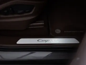 PORSCHE Cayenne  ACC PANO LUFT SPUR 360-CAM 21
