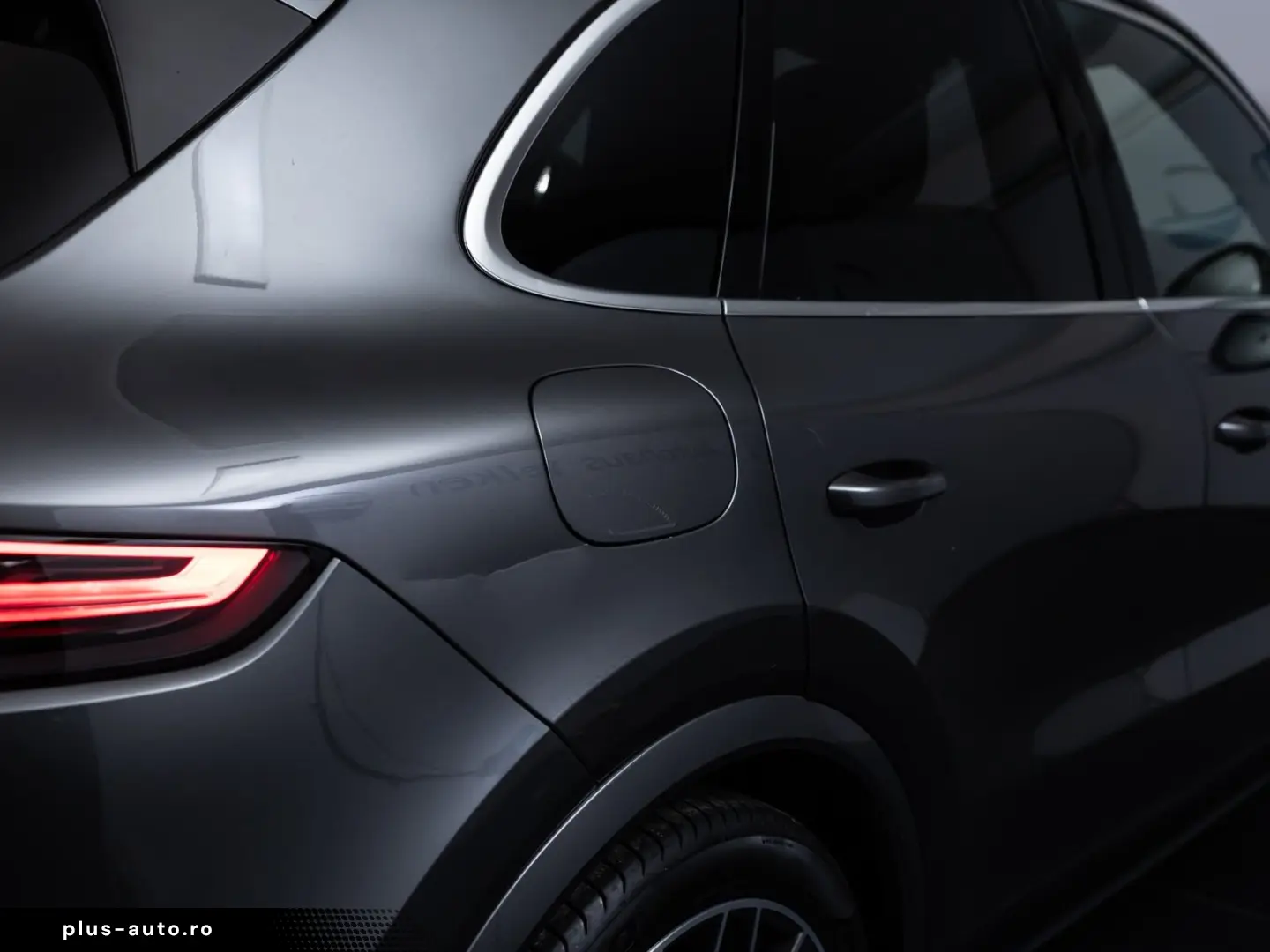 PORSCHE Cayenne  ACC PANO LUFT SPUR 360-CAM 21