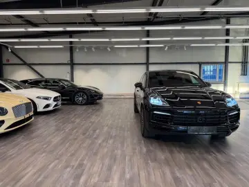 PORSCHE Cayenne Coupe E-Hybr Luft AHK Bose Sportpaket
