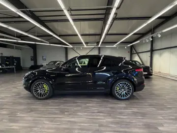 PORSCHE Cayenne Coupe E-Hybr Luft AHK Bose Sportpaket