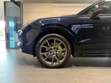 PORSCHE Cayenne E-Hybrid Platinum Edition