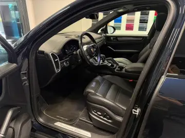 PORSCHE Cayenne E-Hybrid Platinum Edition