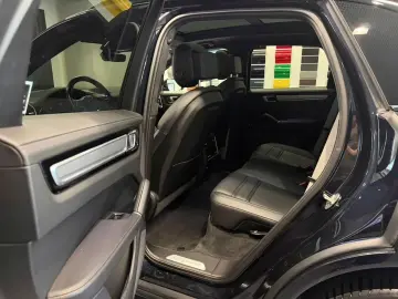 PORSCHE Cayenne E-Hybrid Platinum Edition