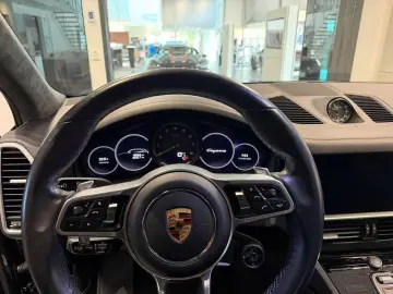 PORSCHE Cayenne E-Hybrid Platinum Edition