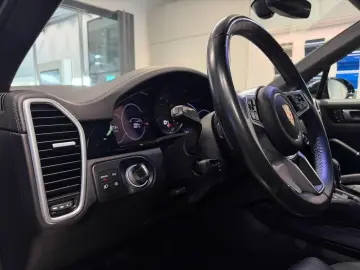 PORSCHE Cayenne E-Hybrid Platinum Edition