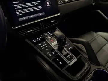 PORSCHE Cayenne E-Hybrid Platinum Edition