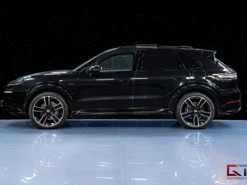PORSCHE Cayenne E-Hyb PLATINUM EDT SportDesign 22  Pano