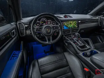PORSCHE Cayenne E-Hyb PLATINUM EDT SportDesign 22  Pano