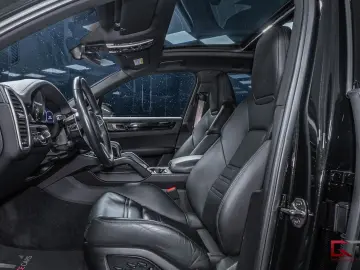 PORSCHE Cayenne E-Hyb PLATINUM EDT SportDesign 22  Pano