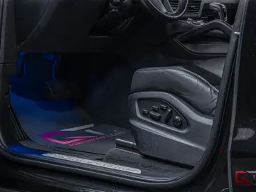 PORSCHE Cayenne E-Hyb PLATINUM EDT SportDesign 22  Pano
