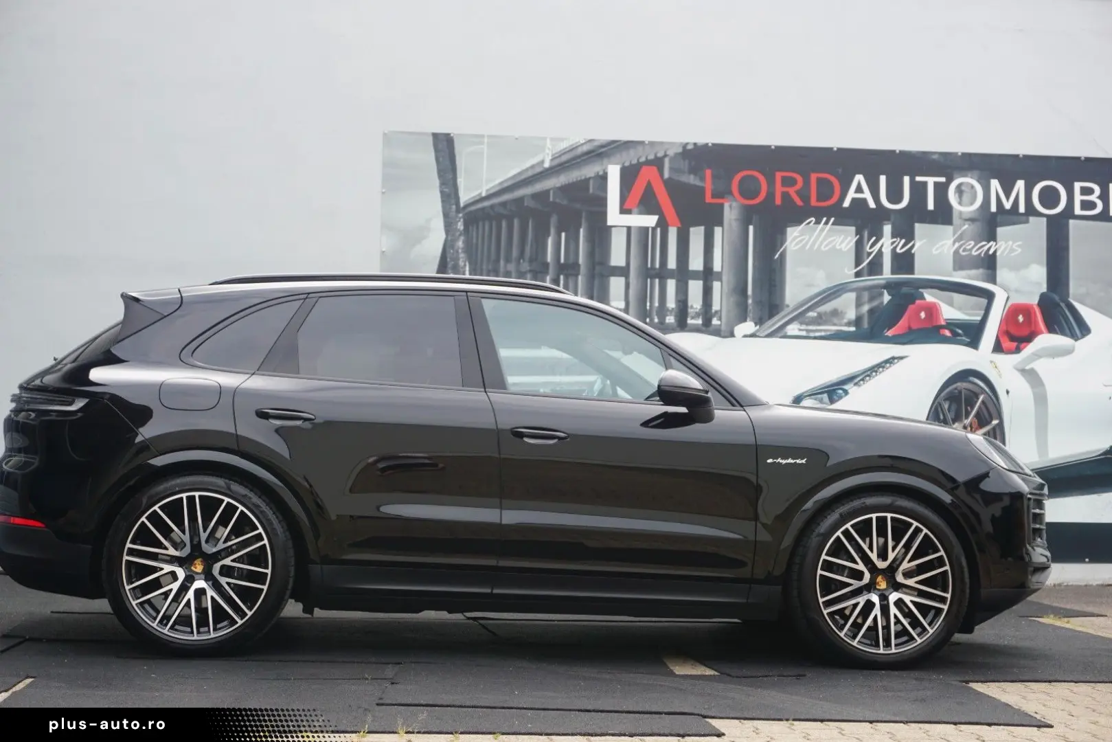PORSCHE Cayenne E-Hybrid MASSAGE 22 Turbo Approved05-27