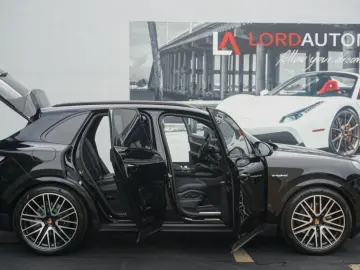 PORSCHE Cayenne E-Hybrid MASSAGE 22 Turbo Approved05-27