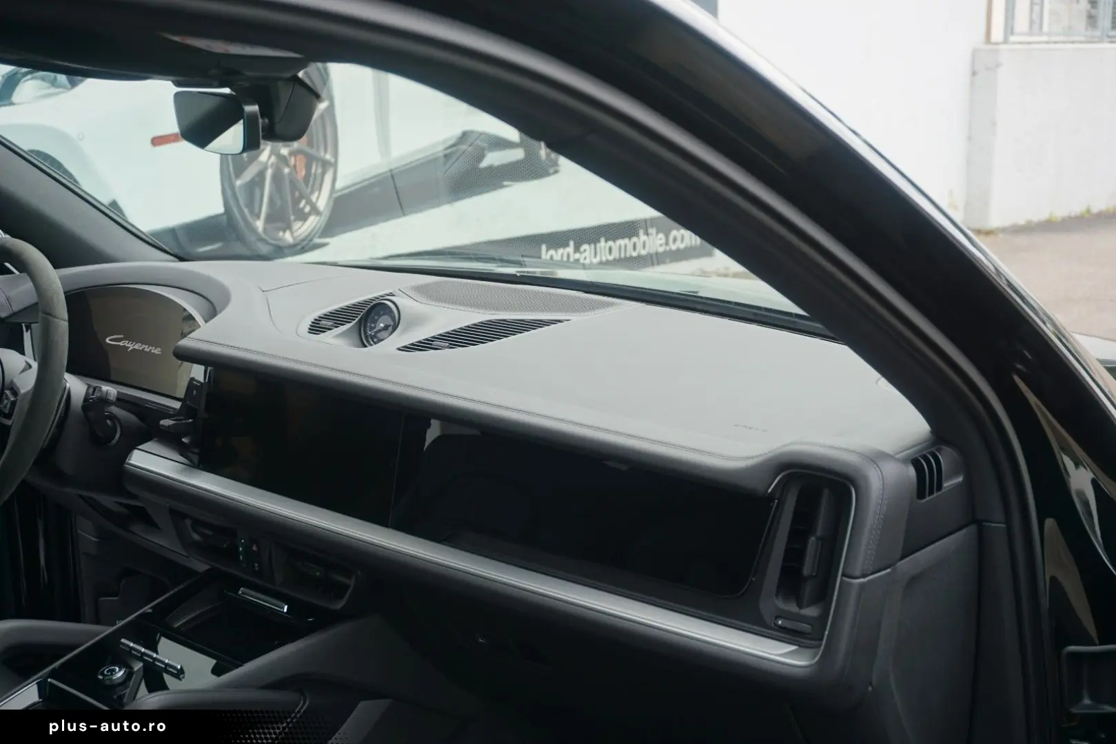 PORSCHE Cayenne E-Hybrid MASSAGE 22 Turbo Approved05-27